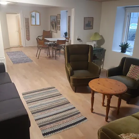 Stor Ved Togstation Apartament *